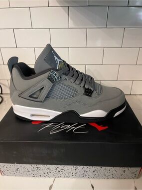 Men’s Retro 4 Cool Grey Size 11.